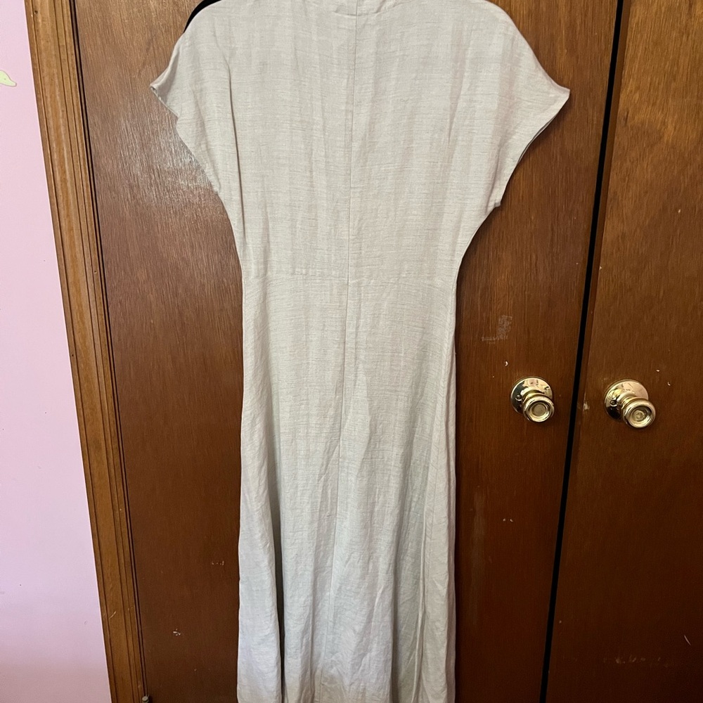 Elegant Cream Maxi Dress - Picture 4 of 6